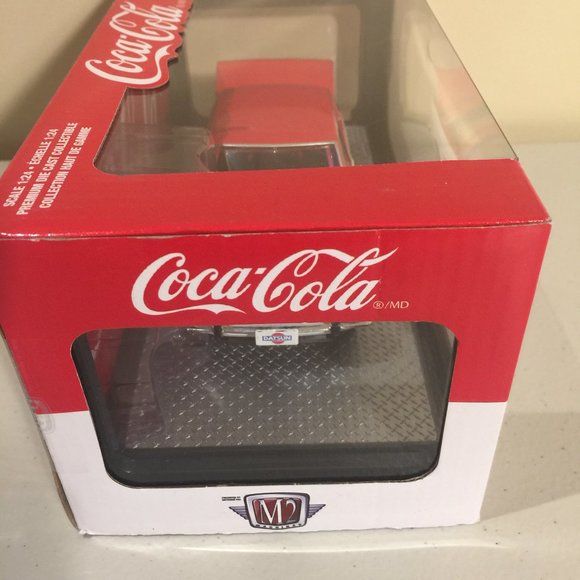 Coca-Cola 1970 Datsun 510 Premium Die Cast Collectible Car 1:24 Limited Edition - Picture 9 of 12